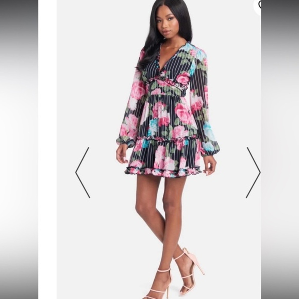 NWT Bebe floral Printed open back flare mini dress size M spring